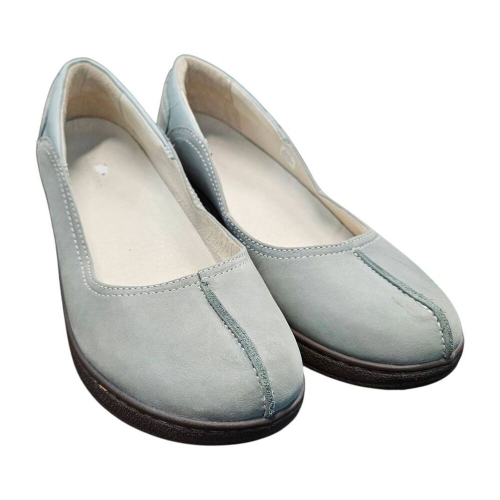 LL Bean Light Green Slip On Leather Flats Womens Size 9.5